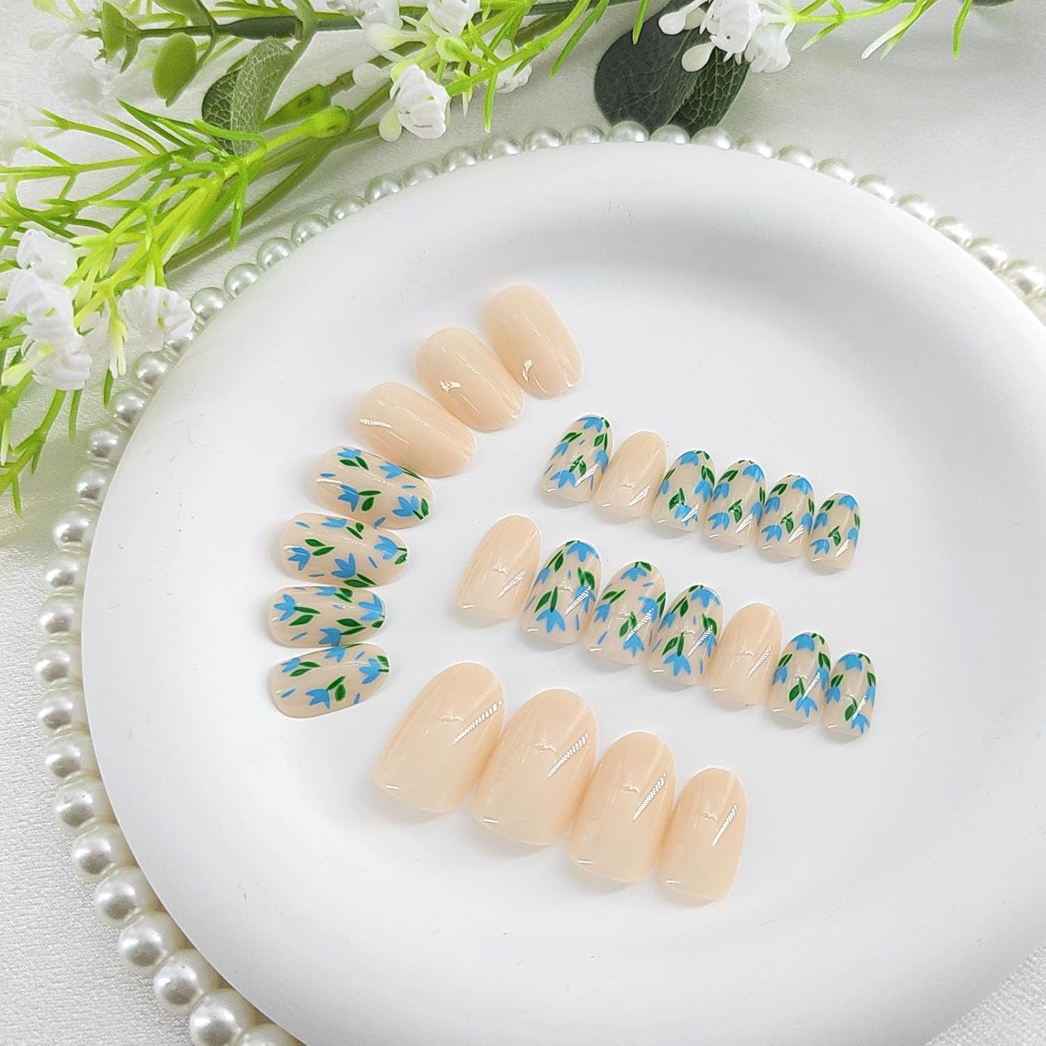 Chic Blue Floral Press On Nails - Short Round Glossy Full Cover Design - 24 Pcs Artificial Stick On Nails for Effortless Style