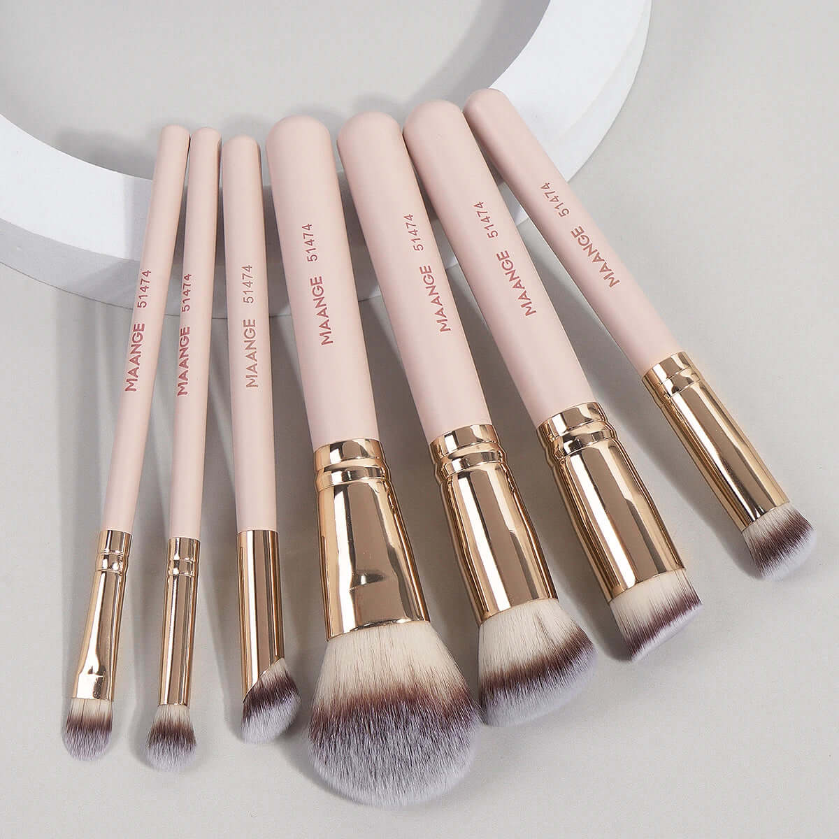 Elevate Your Beauty Routine with Our 7-Piece Makeup Brush Set - Perfect for Flawless Foundation, Blush, and More!