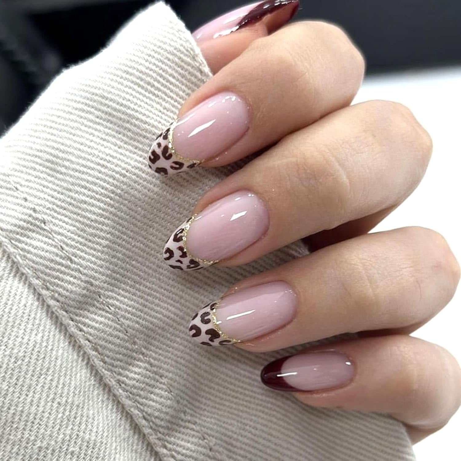 Chic Blue Floral Press On Nails - Short Round Glossy Full Cover Design - 24 Pcs Artificial Stick On Nails for Effortless Style